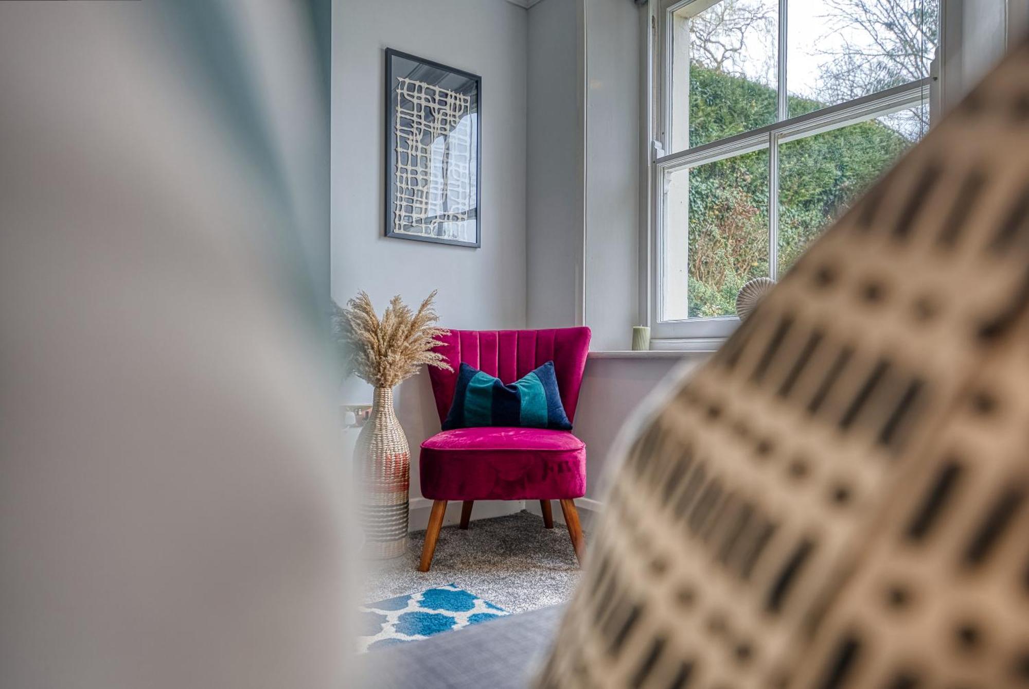 2 Bedroom Stylish Spacious Apt, Sleeps 6, Central Cheltenham, With Free Parking - By Blue Puffin Stays Ngoại thất bức ảnh